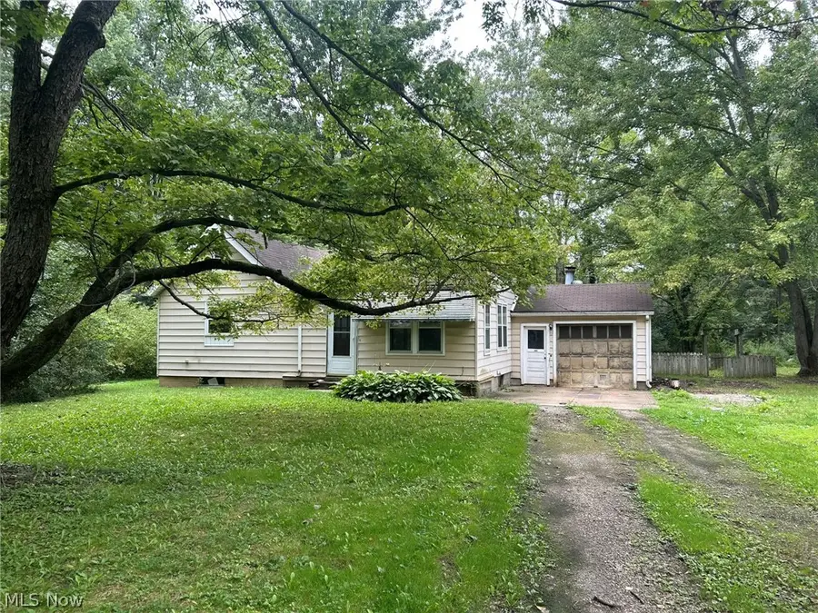 11038 White Avenue, Elyria, OH 44035 - #2