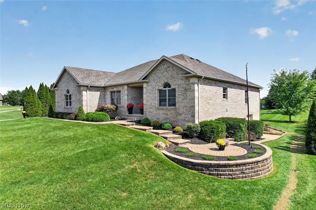 10890 Wolf Ne Avenue, Hartville, OH 44632 - #1