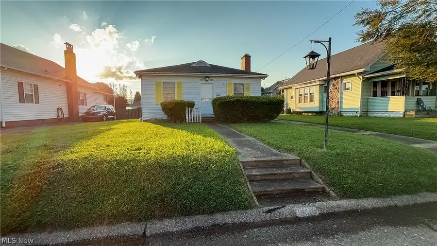 3305 3rd Avenue, Vienna, WV 26105 - #2