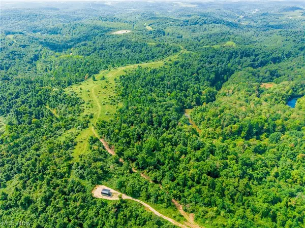 Putney Ridge Road, Quaker City, OH 43773
