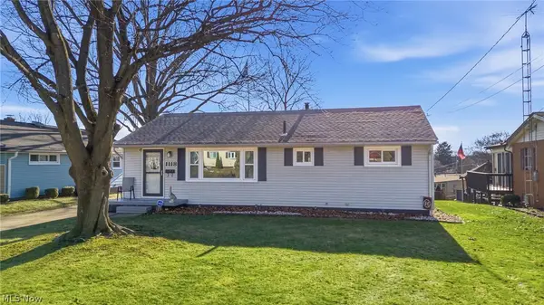 1118 Valley Nw Drive, North Canton, OH 44720