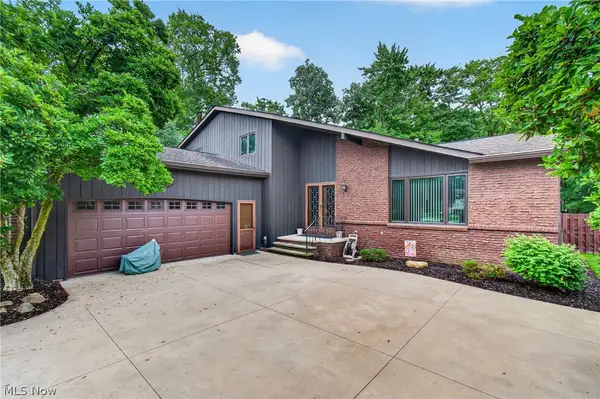 9961 Cedarwood Drive, North Royalton, OH 44133