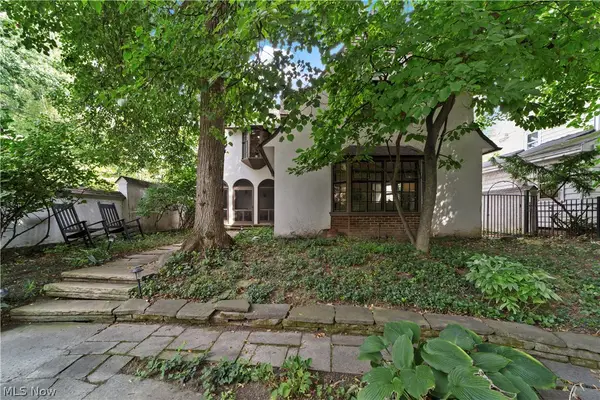 12655 Cedar Road, Cleveland Heights, OH 44106