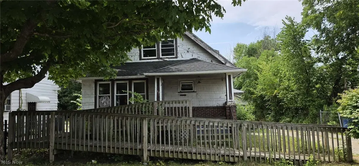 16516 Lipton Avenue, Cleveland, OH 44128 - #1