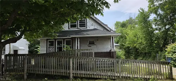 16516 Lipton Avenue, Cleveland, OH 44128