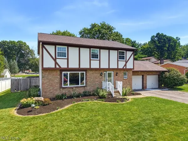5234 Shamrock Nw Avenue, North Canton, OH 44720