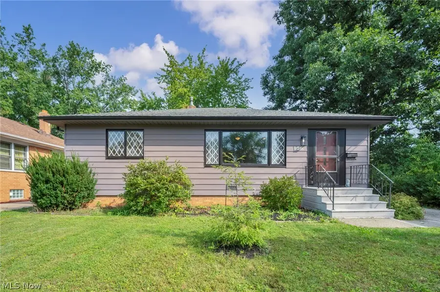 14813 Wheeler Road, Maple Heights, OH 44137 - #2
