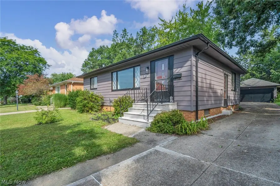 14813 Wheeler Road, Maple Heights, OH 44137 - #3