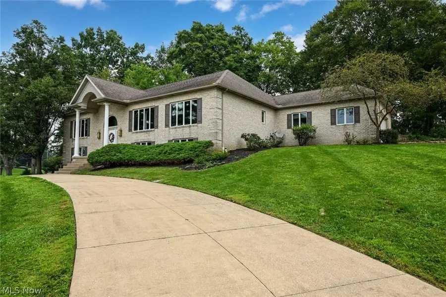 5216 East Nw Boulevard, Canton, OH 44718 - #2