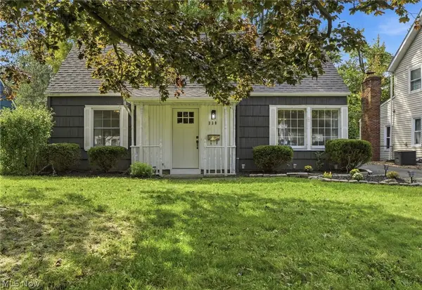 330 Inwood Boulevard, Avon Lake, OH 44012