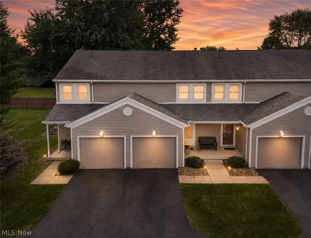 375 Pineview Ne Drive, Warren, OH 44484 - #1