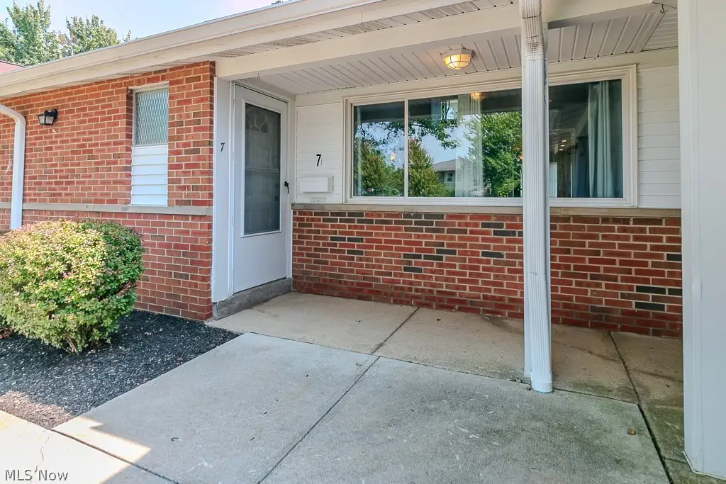 25600 Country Club Boulevard #7, North Olmsted, OH 44070 - #1