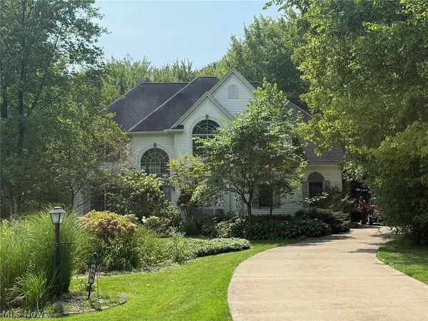 999 Whisperwood Lane, Aurora, OH 44202