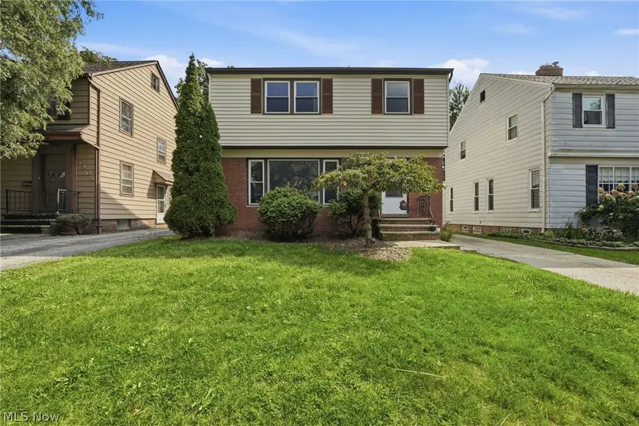 4306 Groveland Road, University Heights, OH 44118 - #2