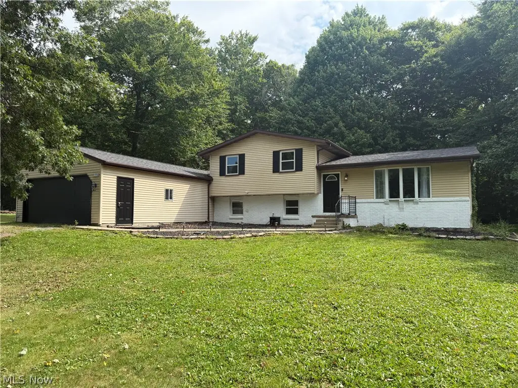 1950 Woodland Drive, Columbiana, OH 44408 - #1