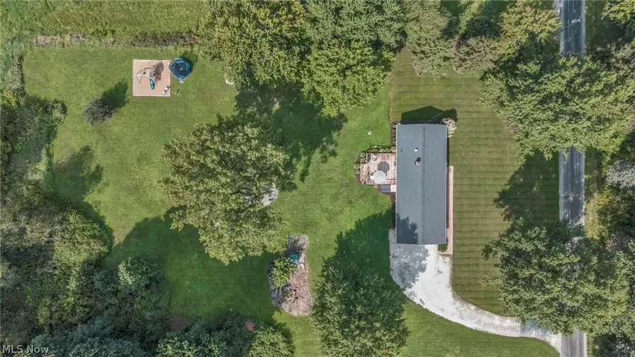 6934 Center Ne Street, Hartville, OH 44632 - #2