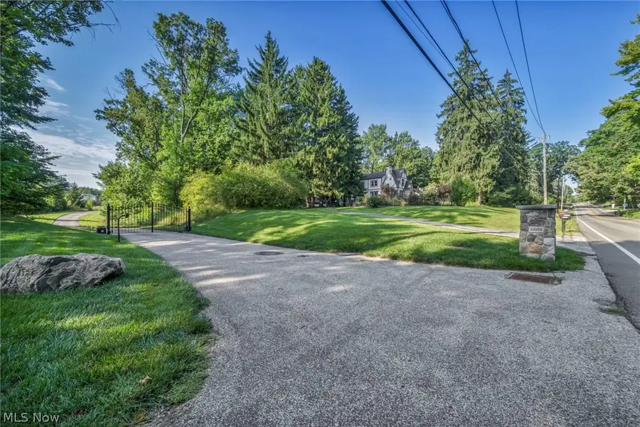 6610 E Wallings Road, Brecksville, OH 44141 - #2