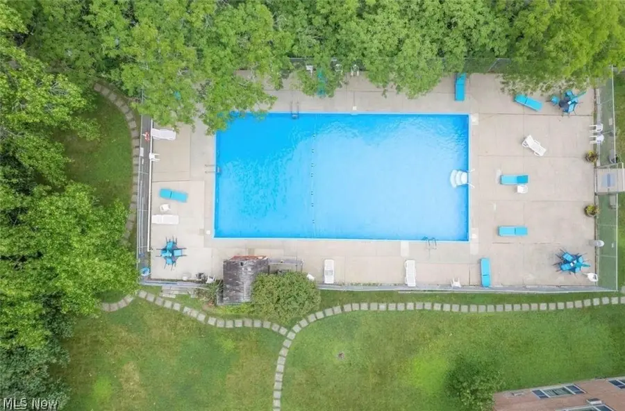 11820 Edgewater Drive #602, Lakewood, OH 44107 - #3