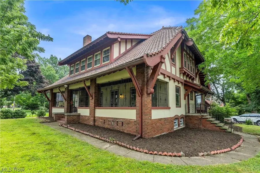 17406 Nottingham Road, Cleveland, OH 44119 - #2