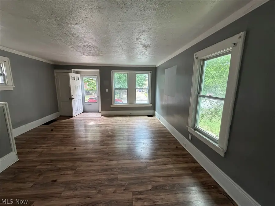 3303 W 123rd Street, Cleveland, OH 44111 - #3