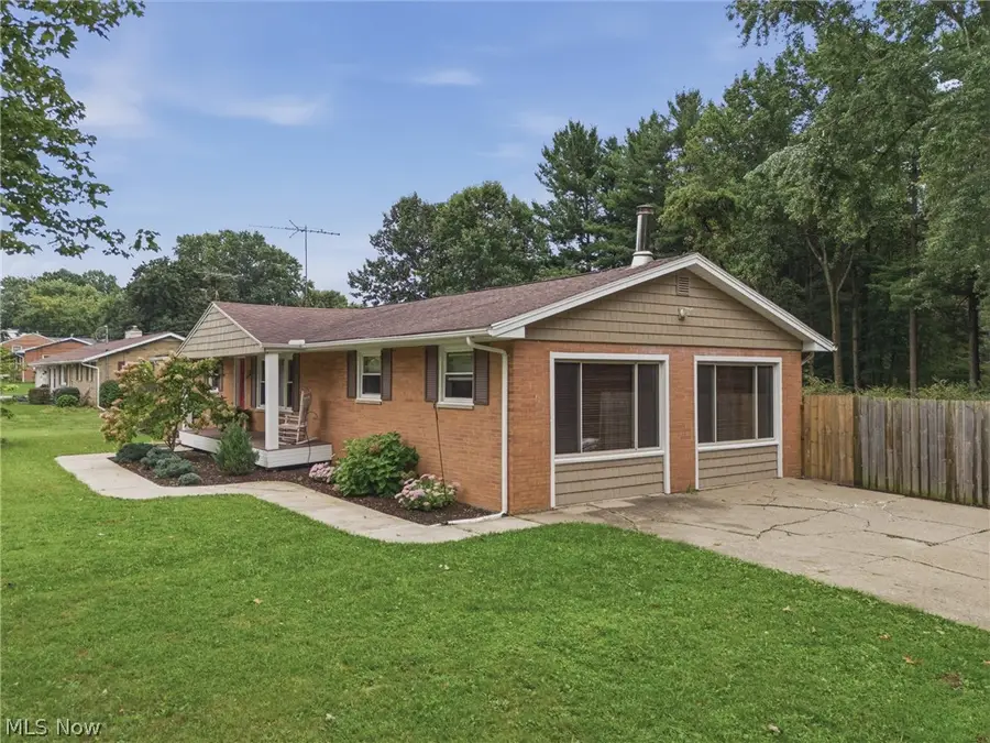 6084 Peach Street, Louisville, OH 44641 - #3