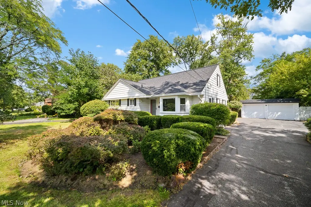 4697 Canterbury Road, North Olmsted, OH 44070 - #1
