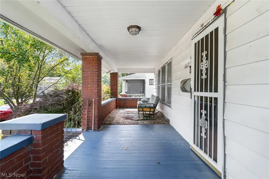 667 S Mckinley Avenue, Alliance, OH 44601 - #3