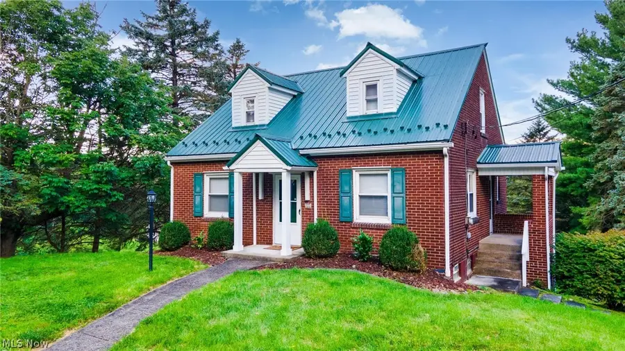 122 W Belleview Drive, Weirton, WV 26062 - #2