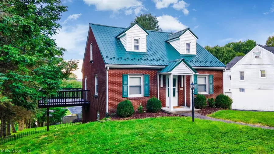 122 W Belleview Drive, Weirton, WV 26062 - #3