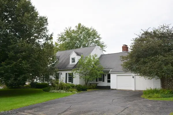 71 Maple Hill Drive, Chagrin Falls, OH 44022