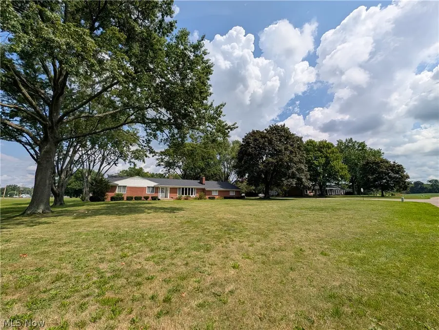 707 Markley Ne Street, Canton, OH 44721 - #2