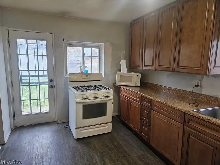 715 E 156th Street, Cleveland, OH 44110 - #3