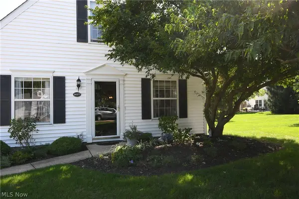 24577 Meadow Lane #36, Olmsted Falls, OH 44138