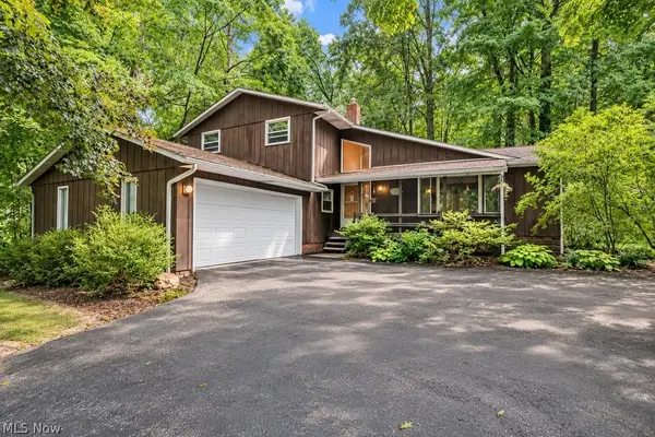 7370 Ledgewood Drive, Kirtland, OH 44094