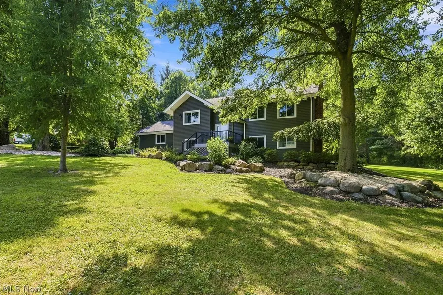 11089 Carriage Hill Drive, Chagrin Falls, OH 44023 - #2