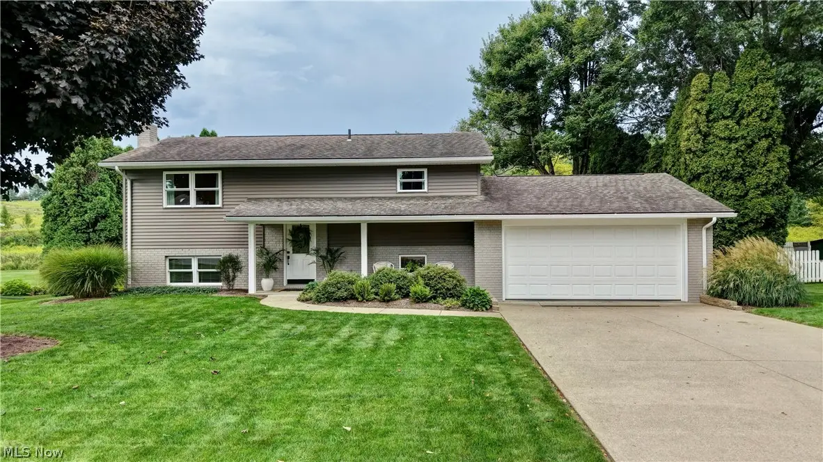 890 Geneva Sw Street, Sugarcreek, OH 44681 - #1