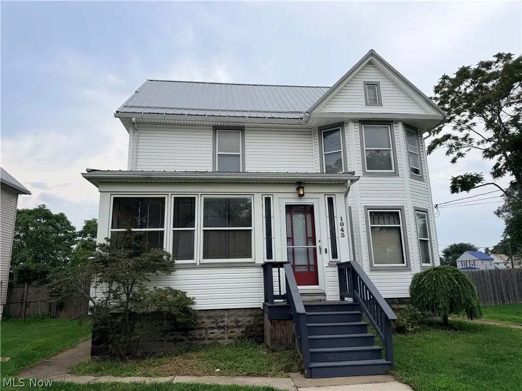 1043 W 50th Street, Ashtabula, OH 44004 - #1