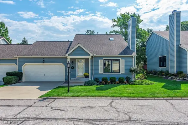 14 Pond Drive, Rocky River, OH 44116
