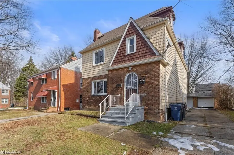 876 Eloise Drive, Cleveland Heights, OH 44112 - #2