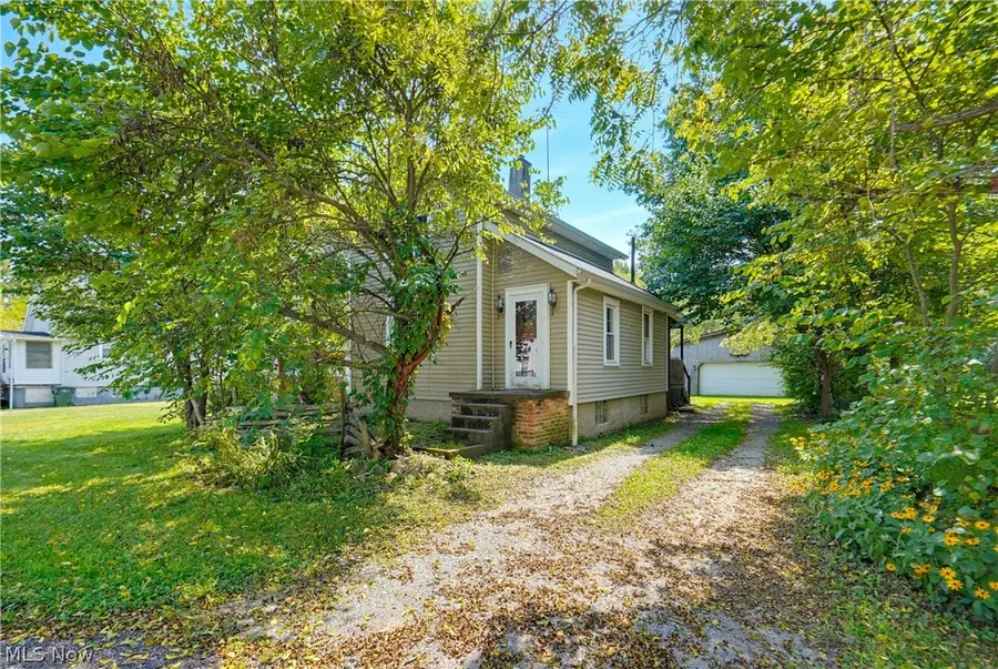 22605 Norman Avenue, Alliance, OH 44601 - #2