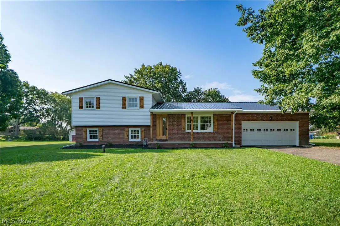 1232 Canyon Ne Street, Uniontown, OH 44685 - #1