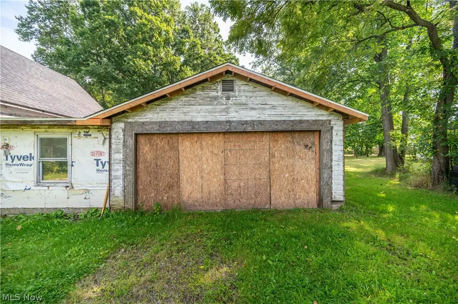 1090 N River Ne Road, Warren, OH 44483 - #2