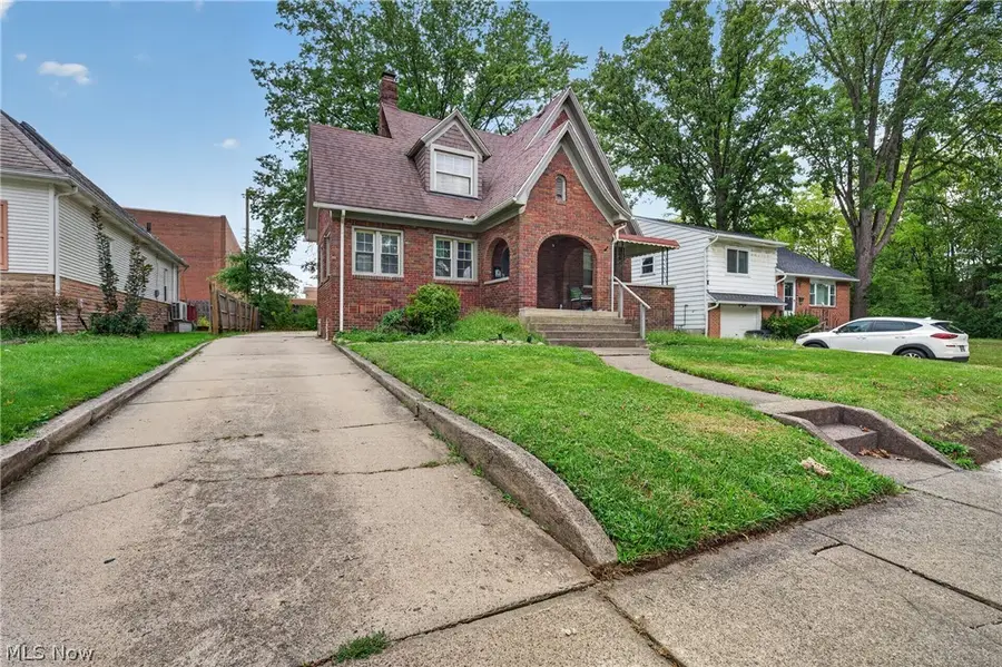 654 Moreley Avenue, Akron, OH 44320 - #3