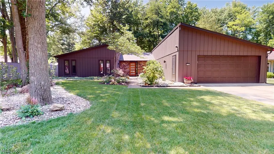 5726 Rock Point Circle, North Ridgeville, OH 44039 - #2