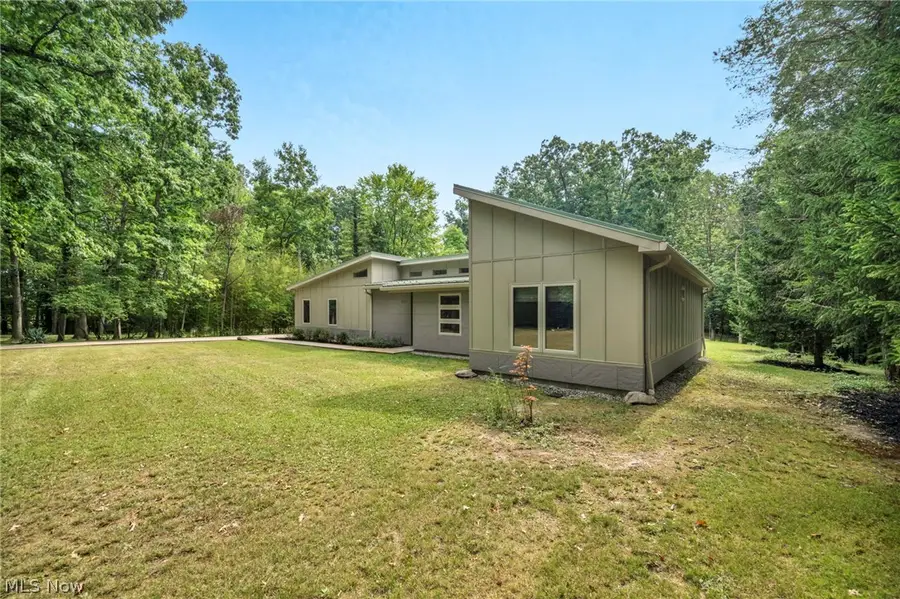 8365 Whitewood Road, Brecksville, OH 44141 - #2