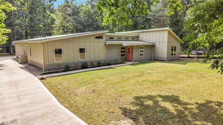 8365 Whitewood Road, Brecksville, OH 44141 - #3
