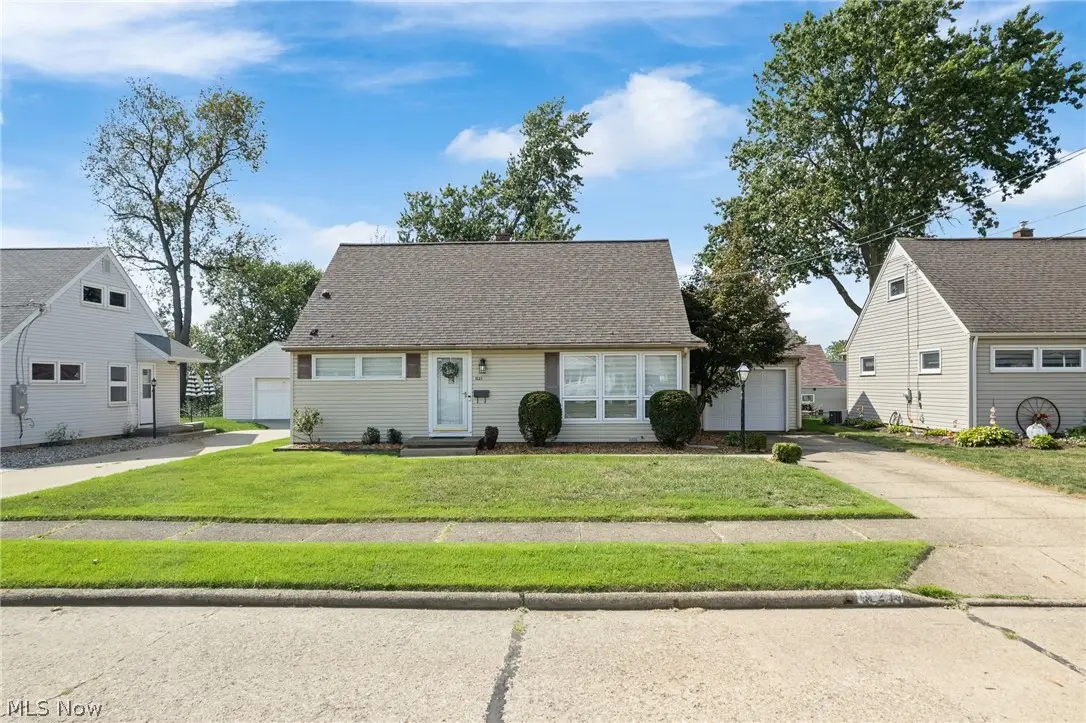 1121 Valleyview Sw Avenue, Canton, OH 44710 - #1