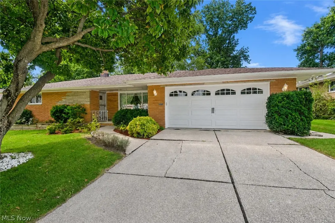 1634 Parkview Drive, Seven Hills, OH 44131 - #1