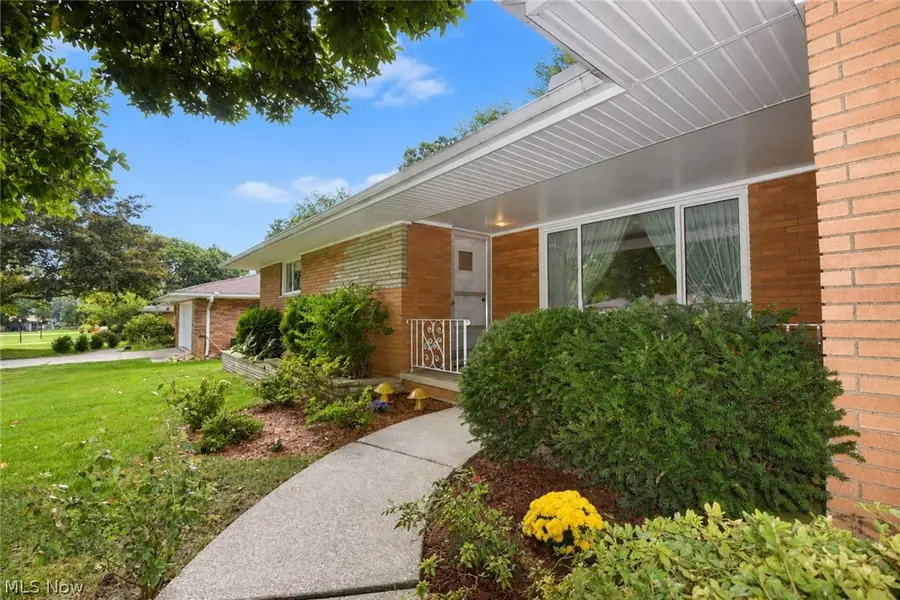 1634 Parkview Drive, Seven Hills, OH 44131 - #2