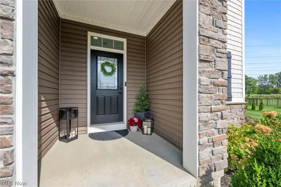 38482 Deepdale Court, Avon, OH 44011 - #2